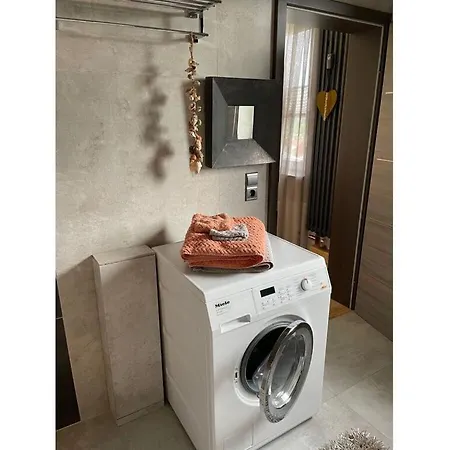 Place To Be Modern Retreat *